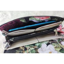 Rózsamintás sokzsebes pénztárca