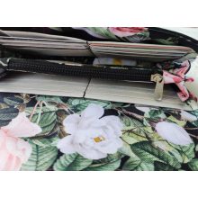 Rózsamintás sokzsebes pénztárca